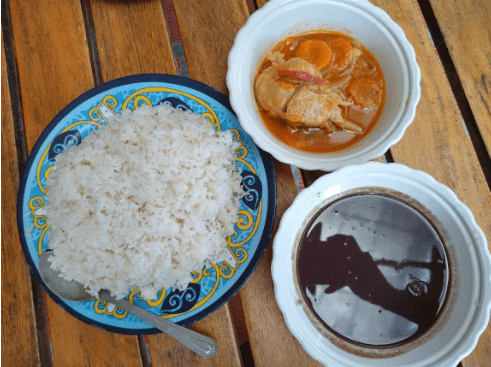 Sos-pwa, arroz y pollo en salsa de Zanahorias
